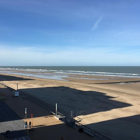 Studio 4 pers met Frontaal Zeezicht&privé zwembad Oostende Buitenkant foto