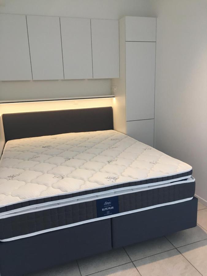 Studio 4 pers met Frontaal Zeezicht&privé zwembad Oostende Buitenkant foto